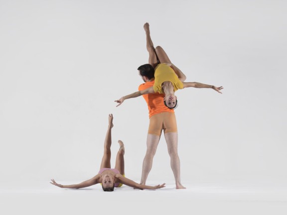 23645687 chi dance